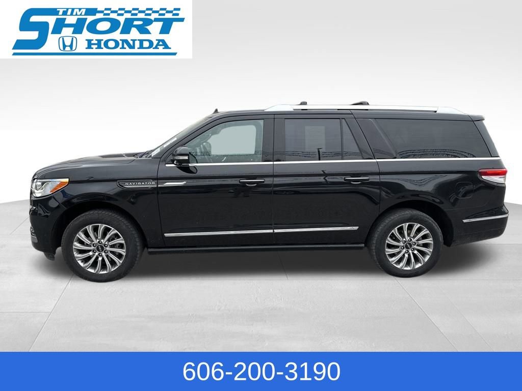 Used 2024 Lincoln Navigator L 4WD image 2