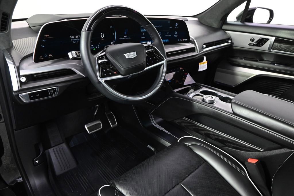 Certified 2026 Cadillac Vistiq Platinum w/ LPO, Floor Liner Package AWD/4WD image 12