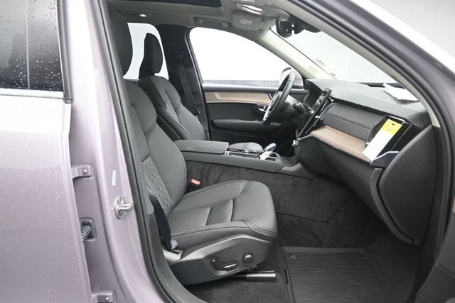 Used 2026 Volvo XC90 B6 Plus w/ Protection Package AWD/4WD image 30