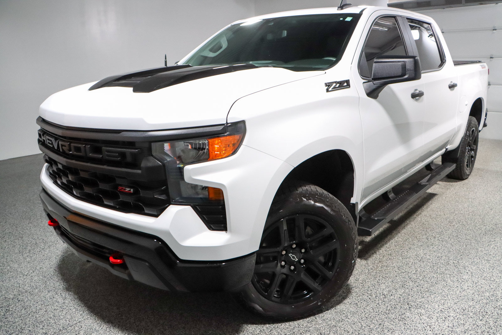 Used 2023 Chevrolet Silverado 1500 Custom Trail Boss w/ LPO, Dark Essentials Package AWD/4WD image 31