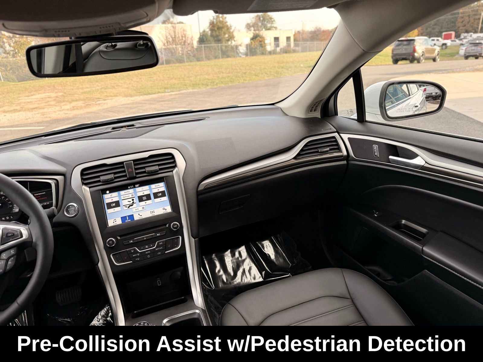 Used 2017 Ford Fusion SE w/ Equipment Group 602A image 24