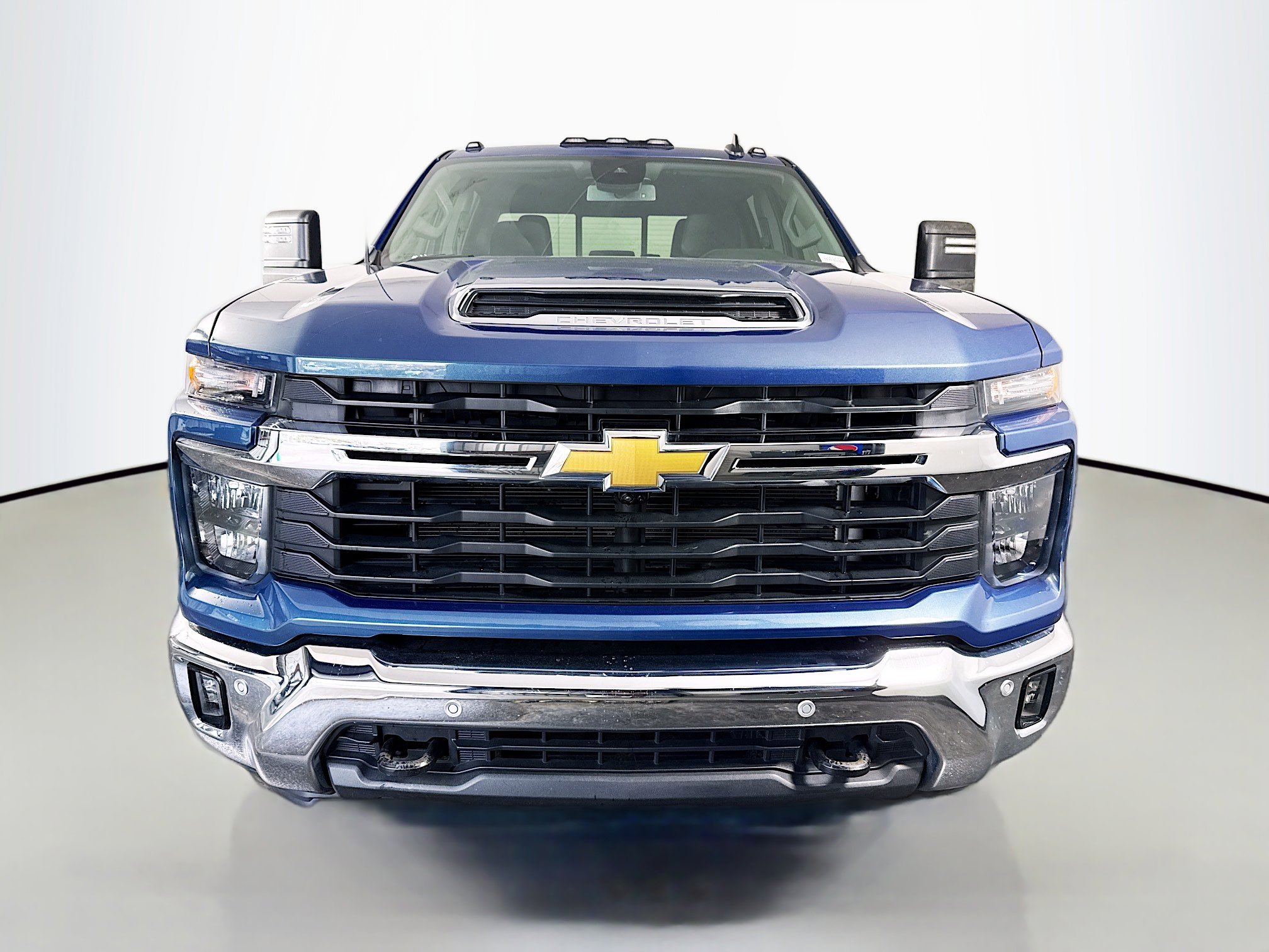 Used 2025 Chevrolet Silverado 2500 LT w/ All Star Edition AWD/4WD image 2