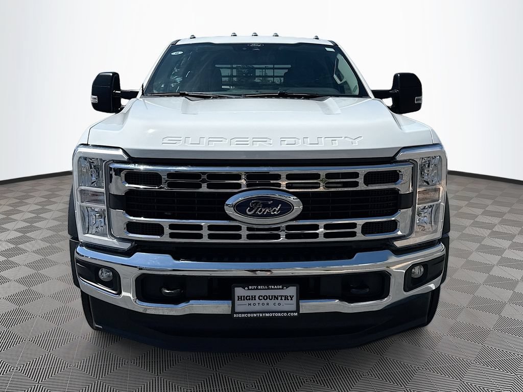 Used 2025 Ford F550 4x4 Crew Cab image 2