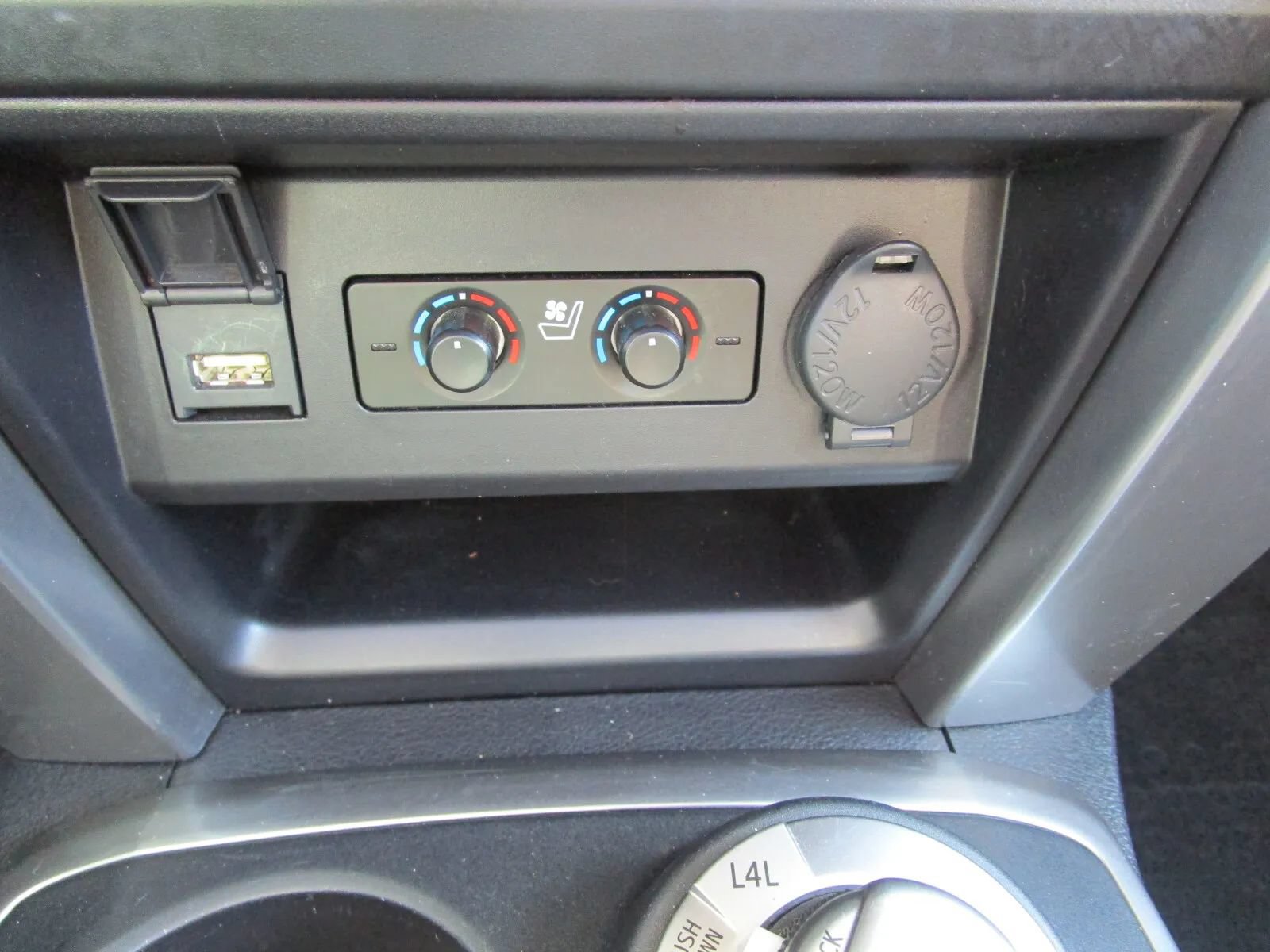 Used 2022 Toyota 4Runner Limited AWD/4WD image 47