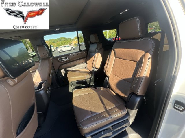 Used 2024 Chevrolet Suburban High Country w/ Advanced Technology Package AWD/4WD image 31