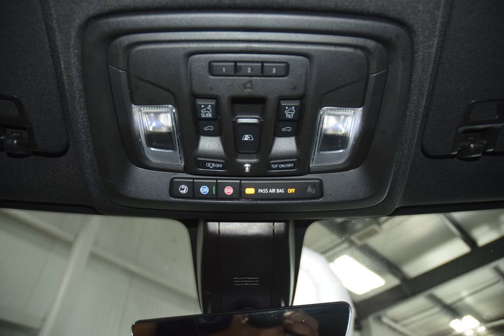 Used 2021 GMC Sierra 2500 AT4 w/ AT4 Premium Plus Package AWD/4WD image 48