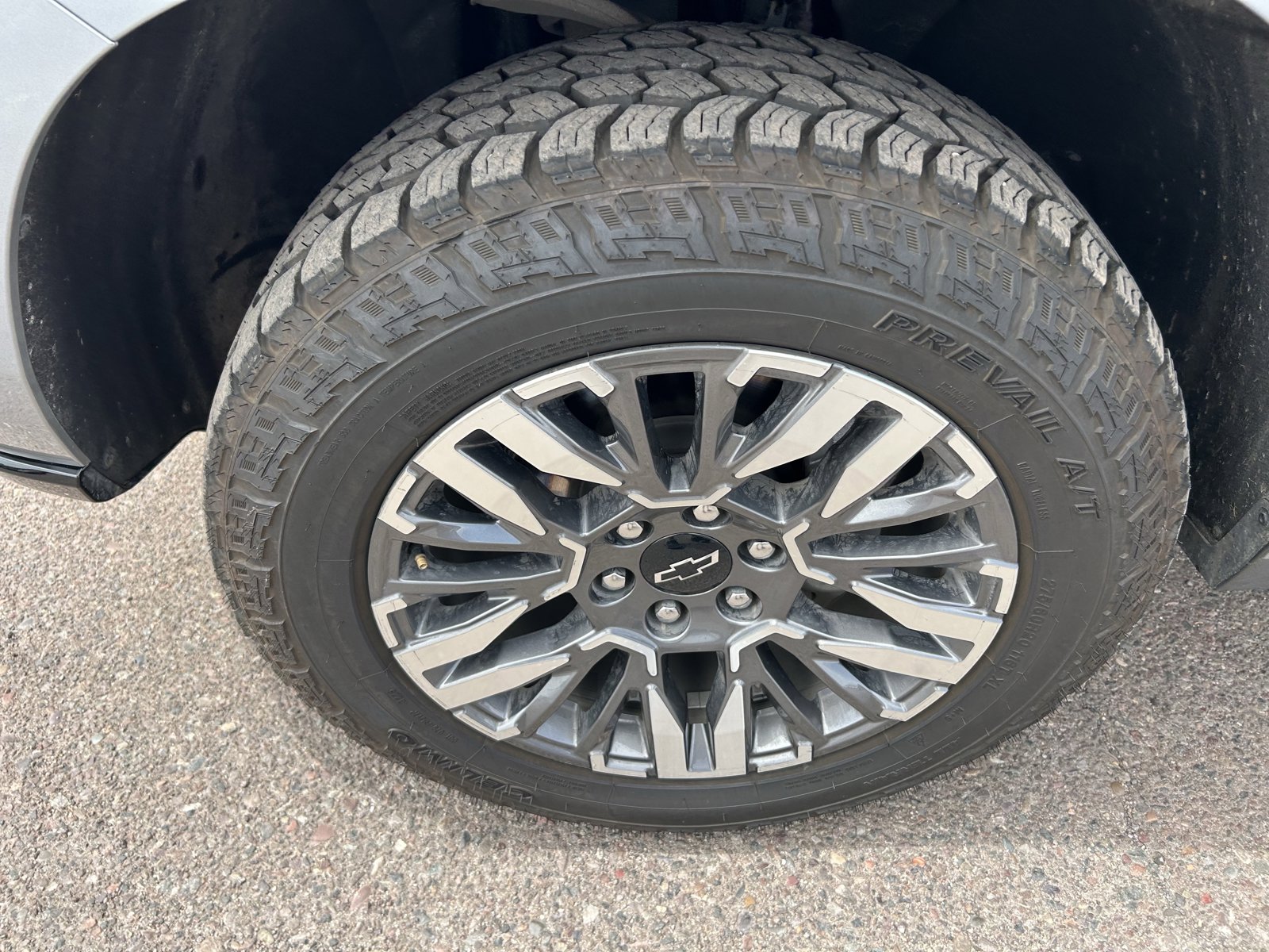 Used 2025 Chevrolet Tahoe Z71 AWD/4WD image 8