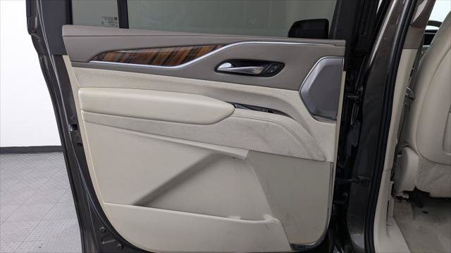 Used 2021 Cadillac Escalade ESV Premium Luxury Platinum AWD/4WD image 16