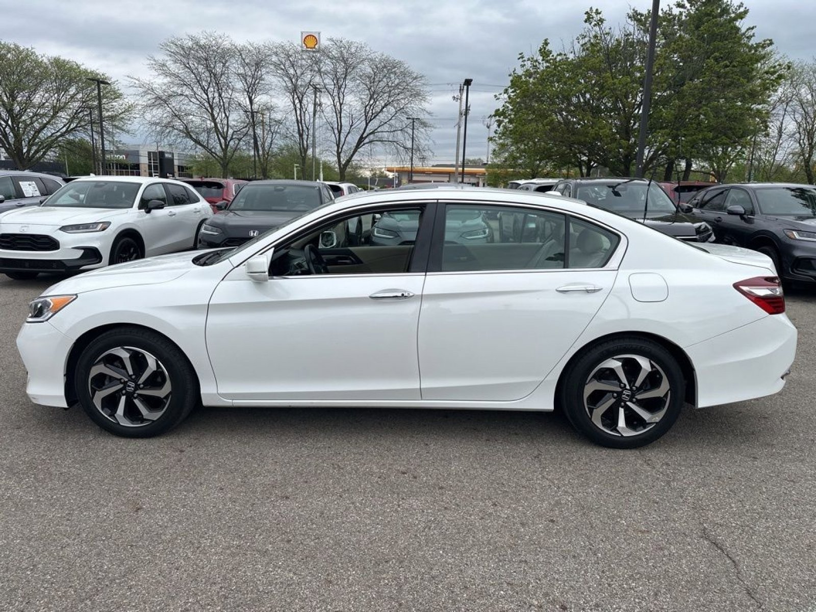 Used 2016 Honda Accord EX-L image 12