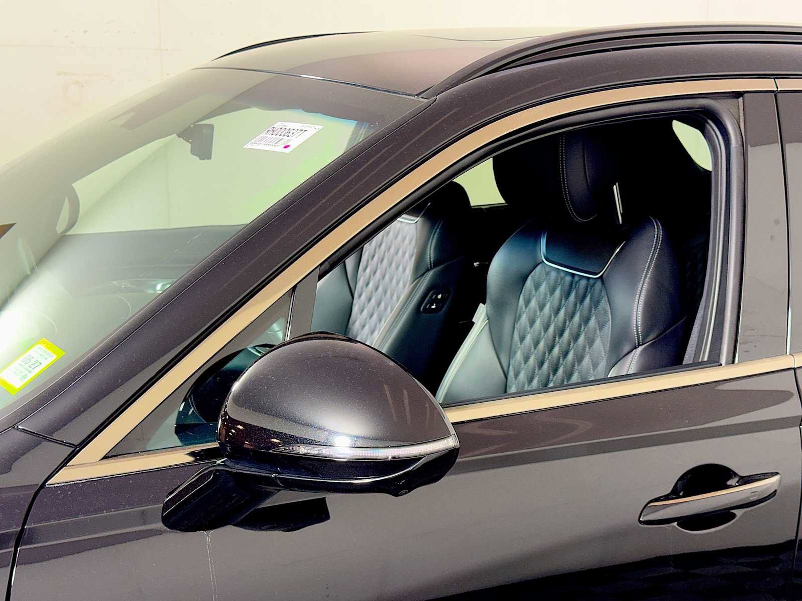 Used 2024 Genesis GV70 3.5T Sport w/ Sport Prestige Package AWD/4WD image 29