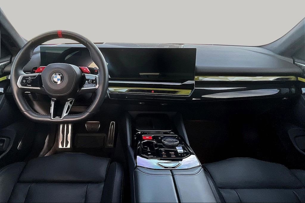 Used 2025 BMW M5 image 7