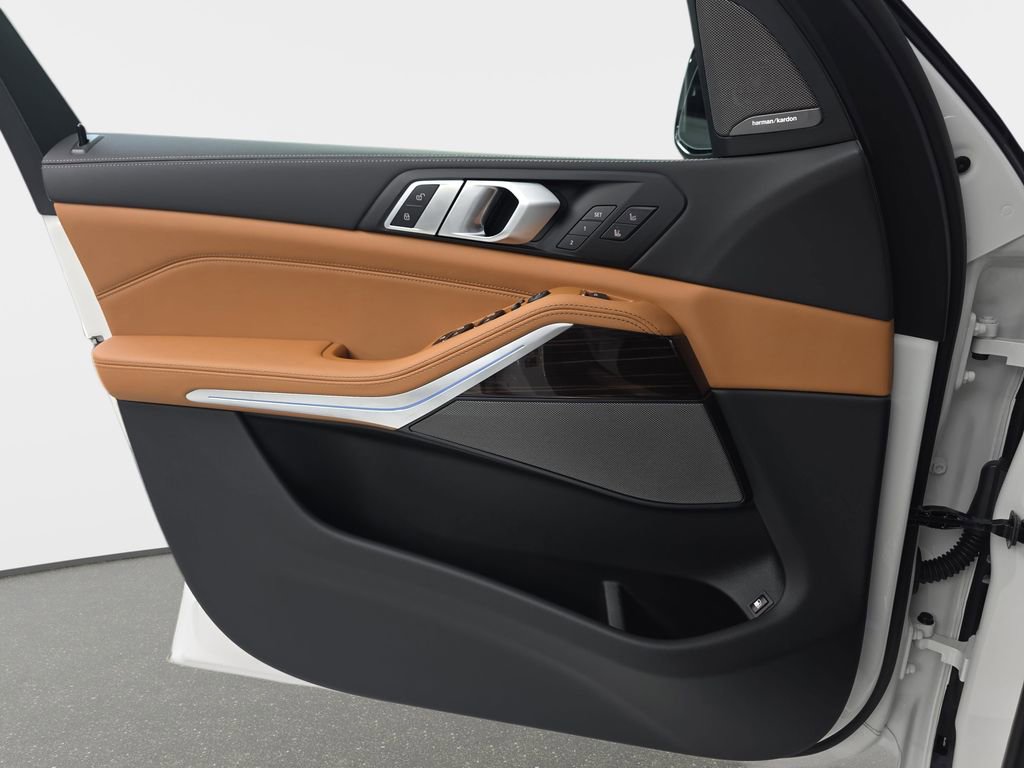 New 2026 BMW X5 xDrive50e w/ Executive Package image 26