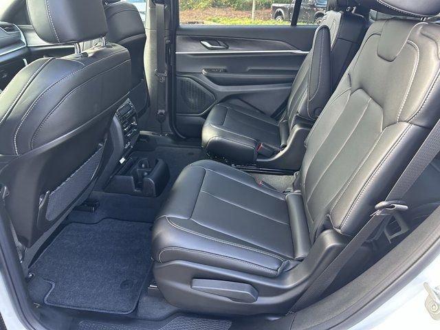 New 2025 Jeep Grand Cherokee L Limited w/ Luxury Tech Group II image 19