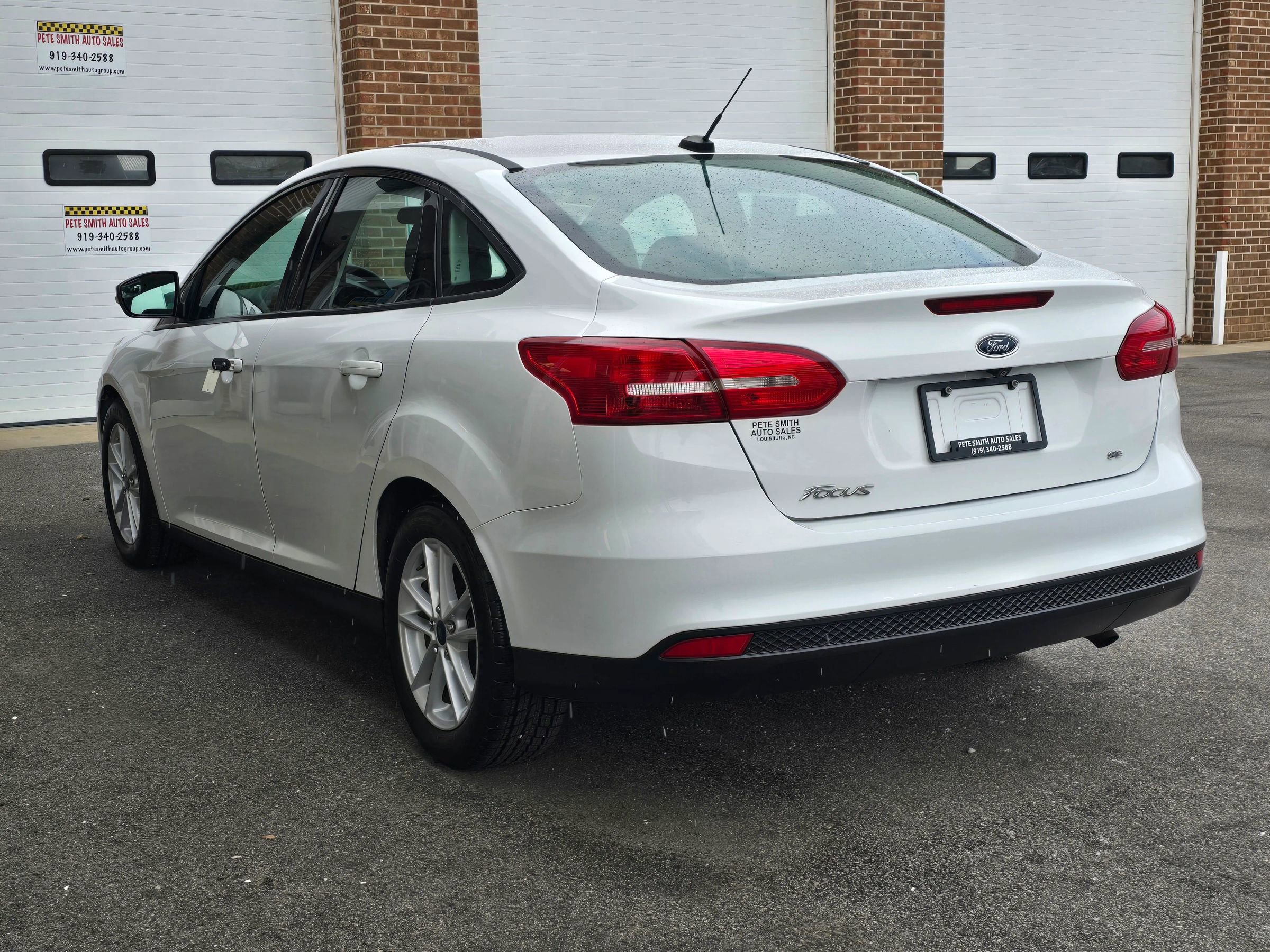 Used 2017 Ford Focus SE image 9