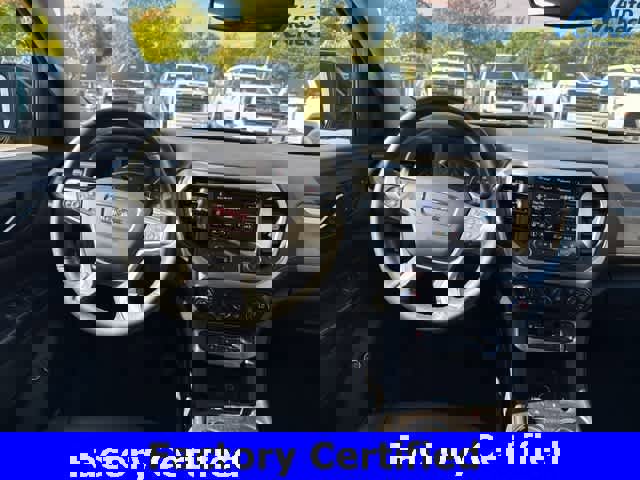 Certified 2023 GMC Acadia SLT w/ Preferred Package image 13