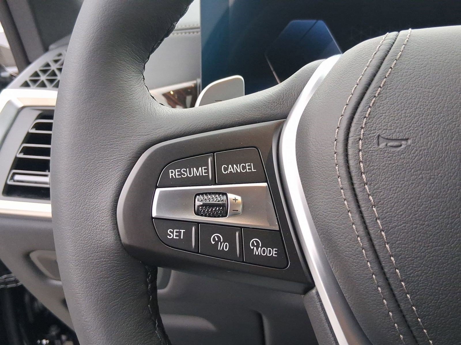 Used 2026 BMW X5 xDrive40i w/ Premium Package AWD/4WD image 17