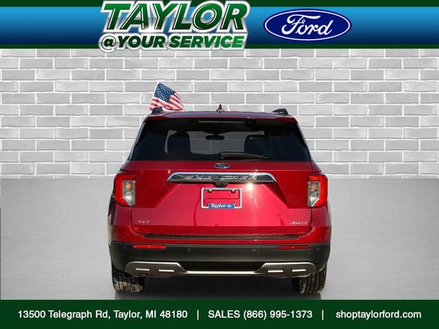 Certified 2022 Ford Explorer XLT w/ Equipment Group 202A image 4