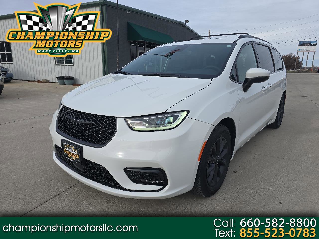 Used 2023 Chrysler Pacifica Touring w/ S Appearance Package
