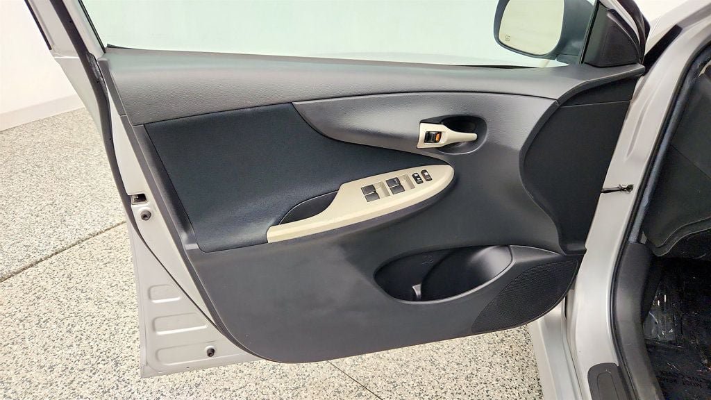 Used 2010 Toyota Corolla S FWD image 11