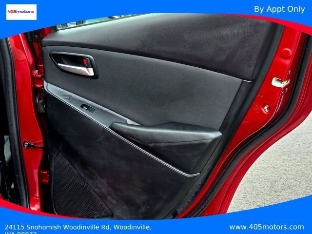 Used 2019 Toyota Yaris LE image 31