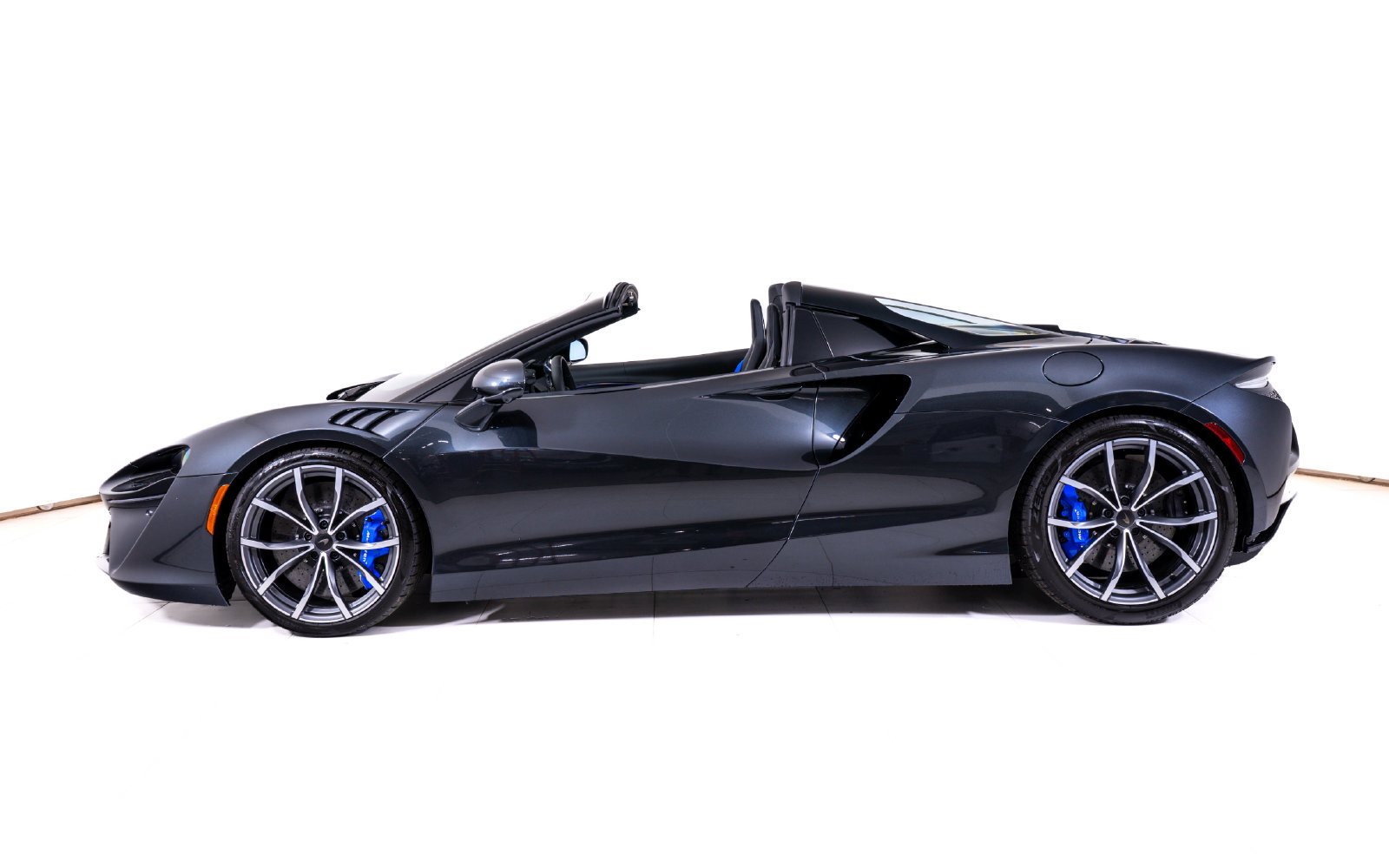 New 2027 McLaren Artura Spider RWD image 2