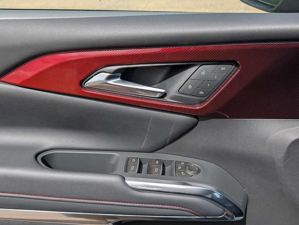 New 2026 Chevrolet Traverse RS w/ LPO, Floor Liner Package FWD image 16