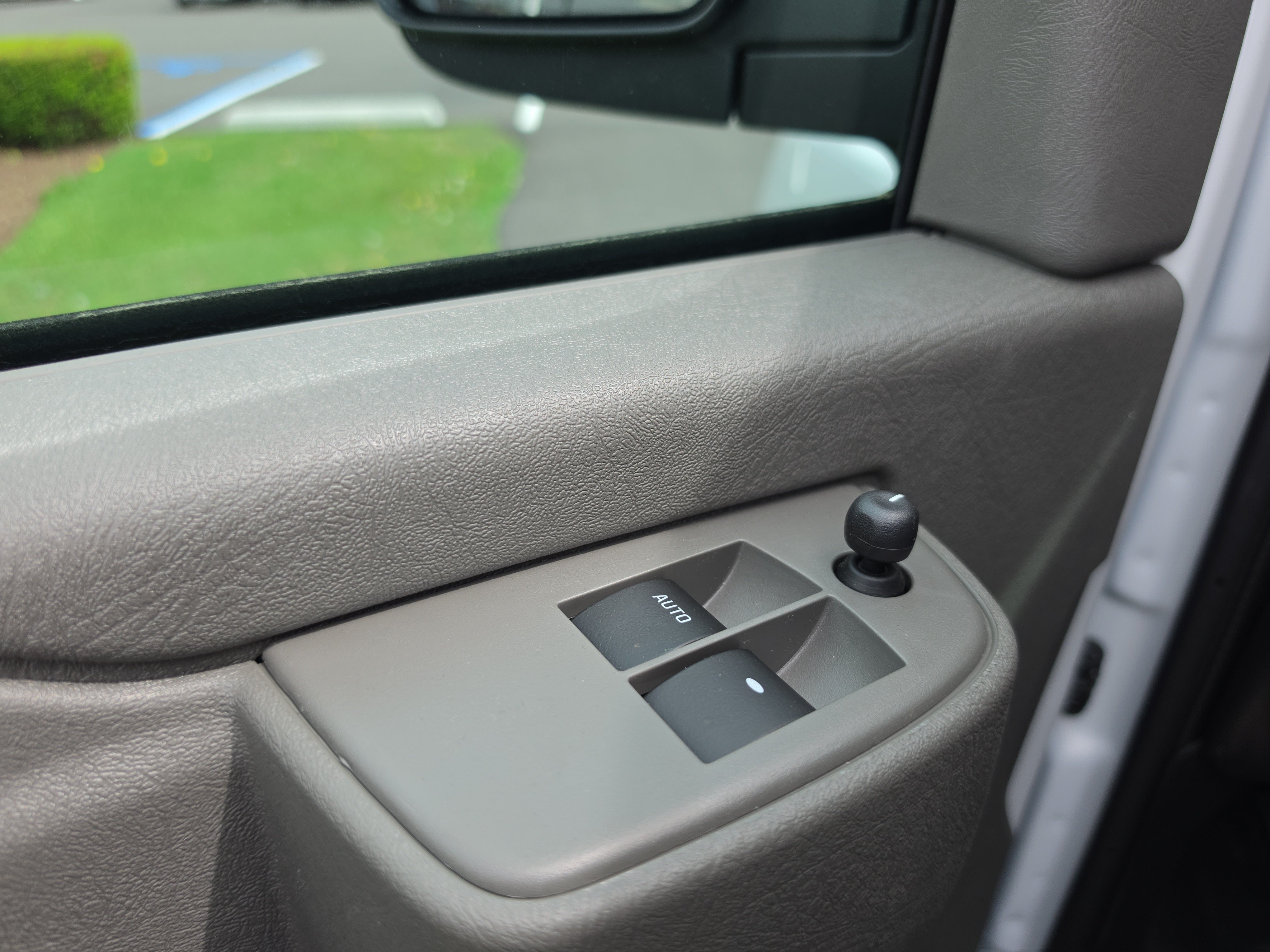 New 2026 Chevrolet Express 3500 RWD image 19