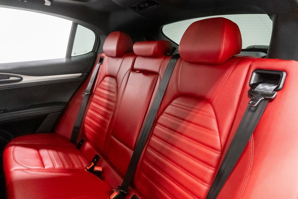 Used 2024 Alfa Romeo Stelvio Veloce image 25