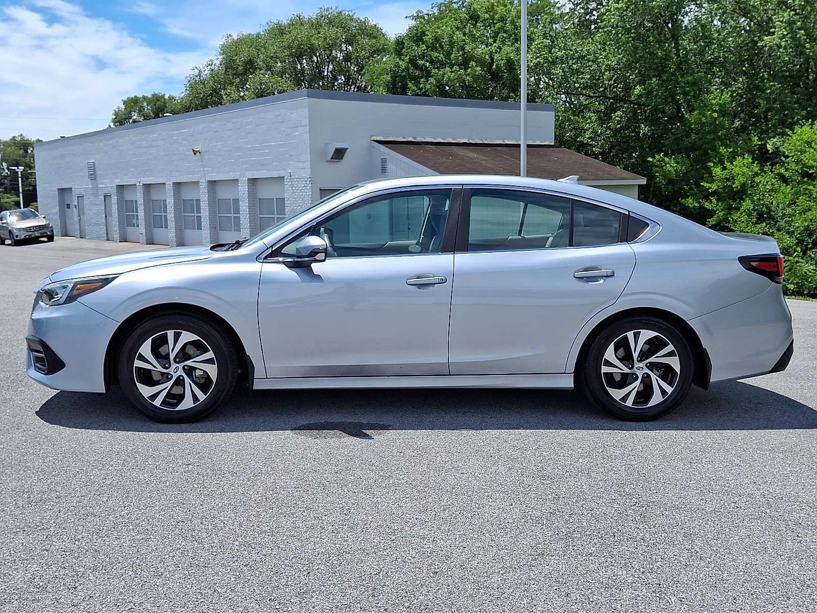 Used 2020 Subaru Legacy Premium AWD/4WD image 4