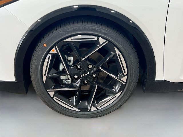 New 2025 Kia K4 EX w/ GT-Line Sunroof Package FWD image 32