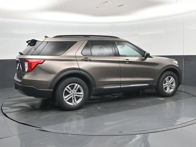 Used 2021 Ford Explorer XLT w/ Equipment Group 202A AWD/4WD image 3