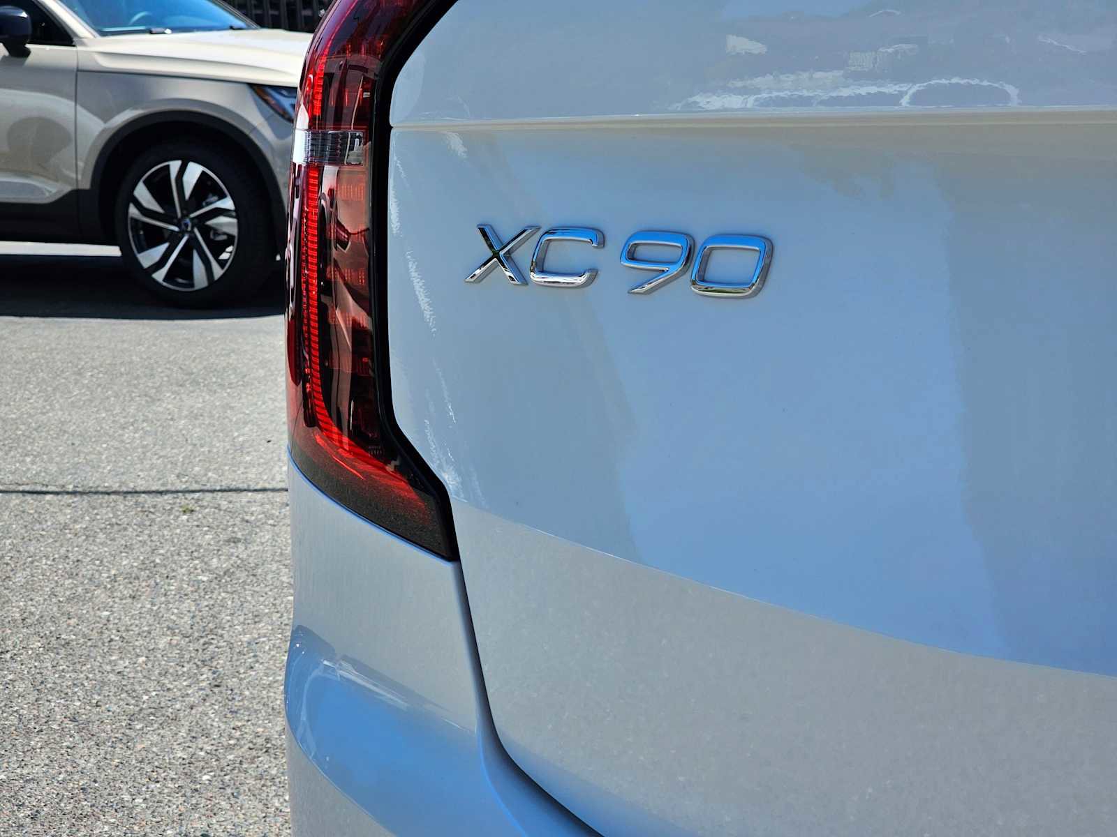 New 2026 Volvo XC90 T8 Ultra w/ Protection Package image 14