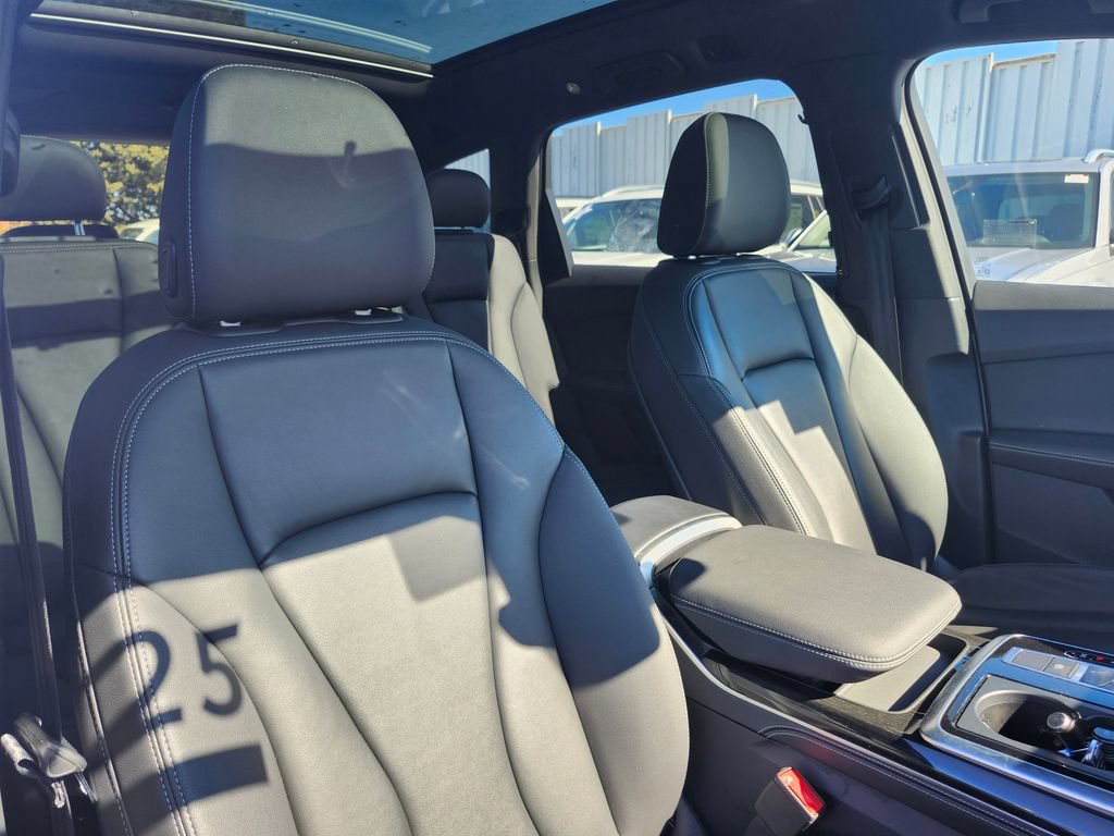 Certified 2025 Audi Q7 2.0T Premium AWD/4WD image 15