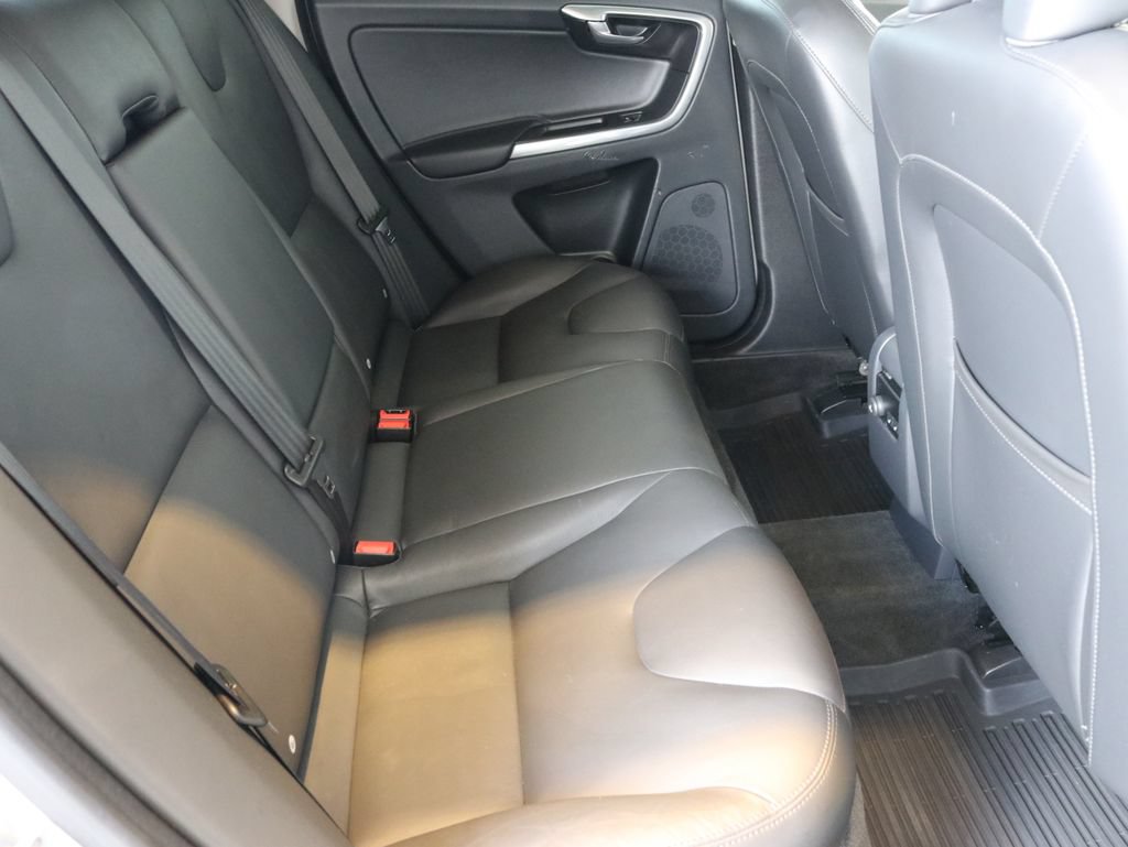 Used 2015 Volvo XC60 T5 w/ Protection Package AWD/4WD image 39