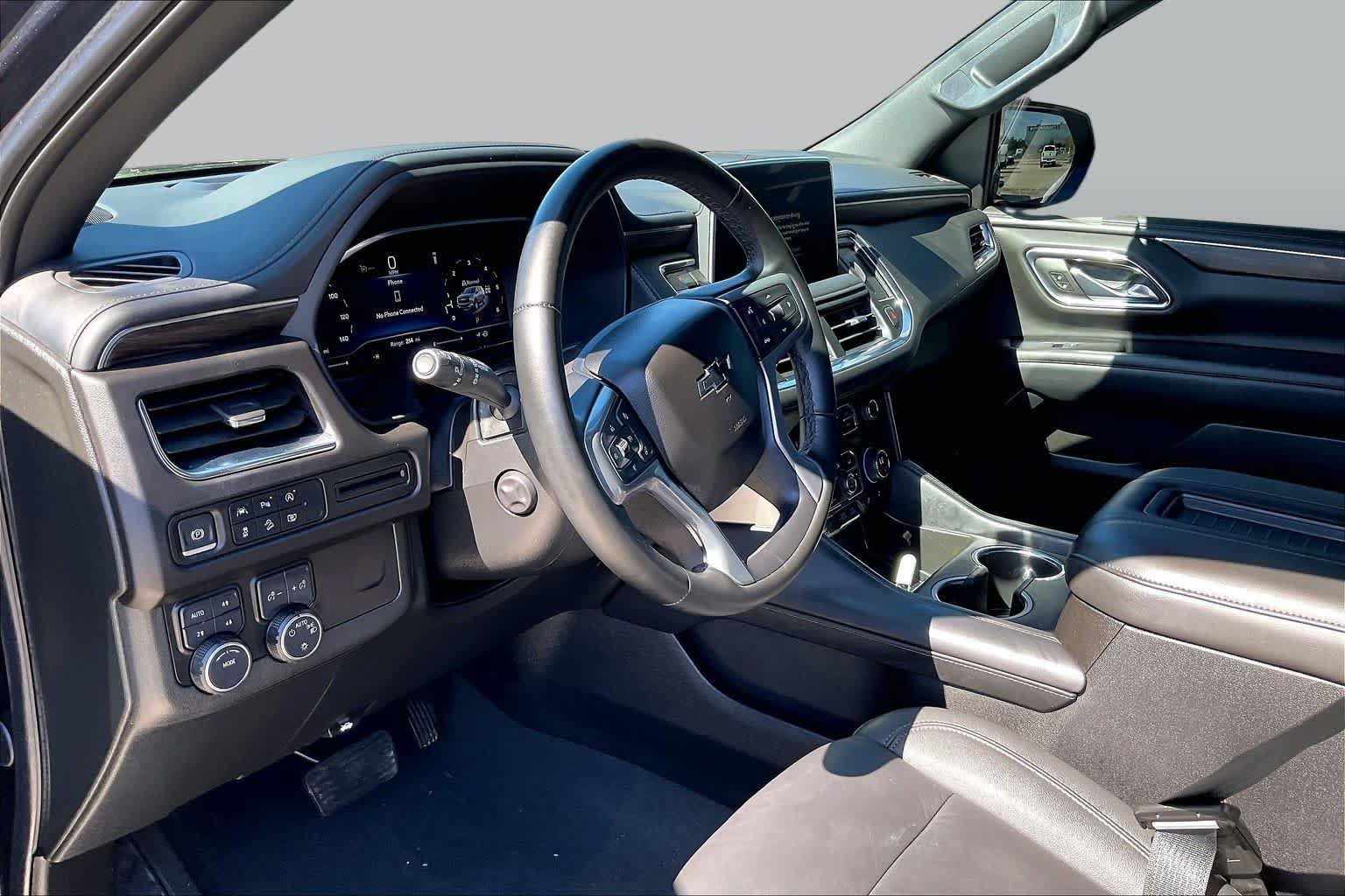 Used 2024 Chevrolet Tahoe Z71 w/ Luxury Package AWD/4WD image 18