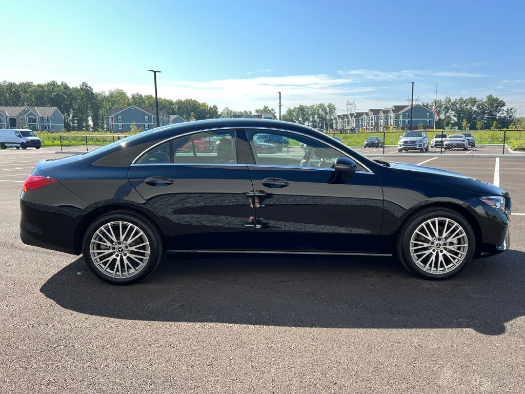 Used 2025 Mercedes-Benz CLA 250 4MATIC image 9