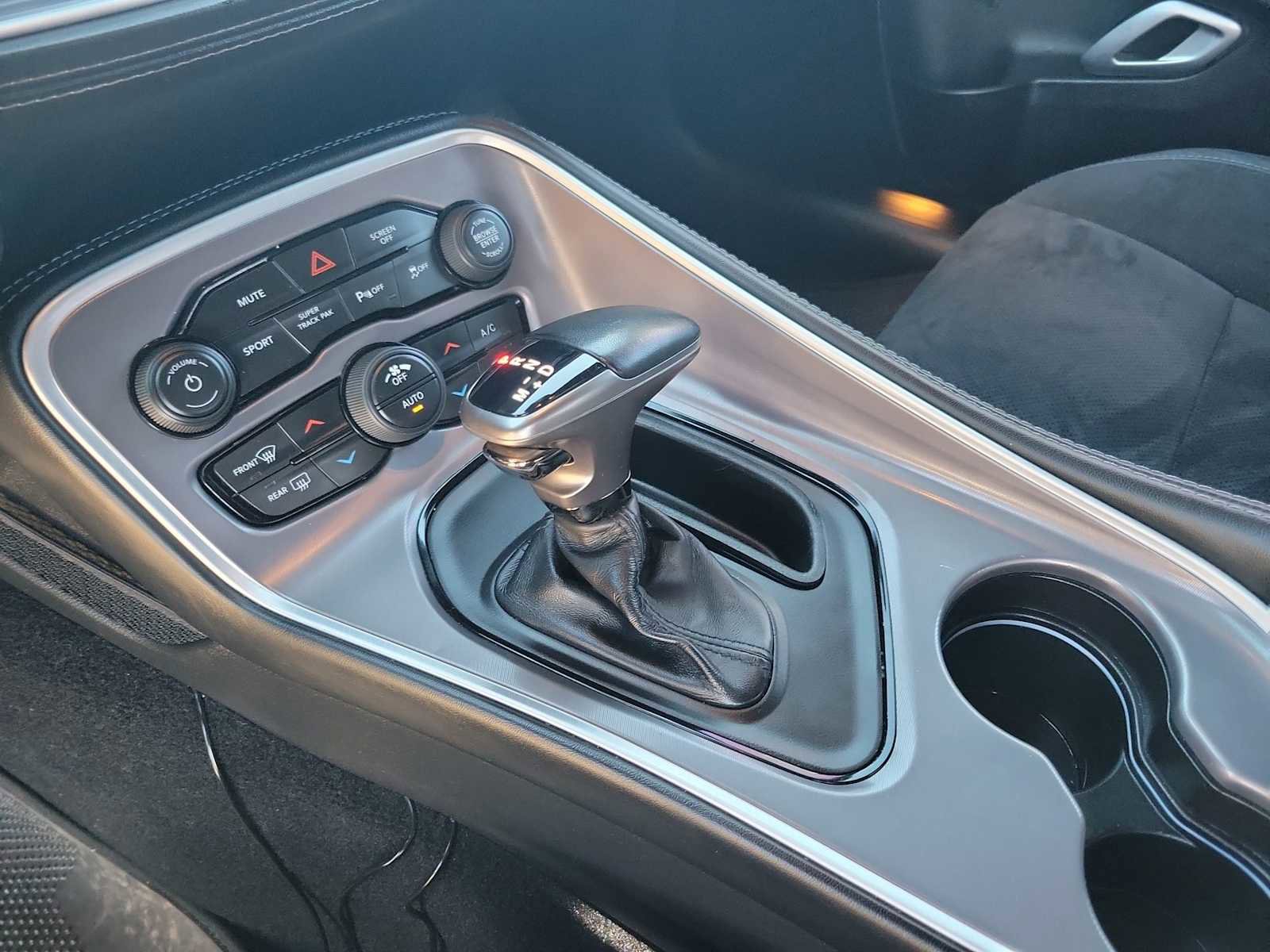 Used 2022 Dodge Challenger GT w/ Plus Package image 17