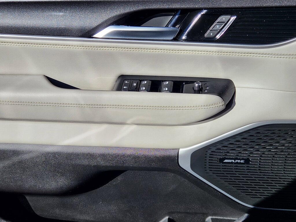 Used 2023 Jeep Wagoneer 4WD w/ Rear Seat Video Group 1 image 7