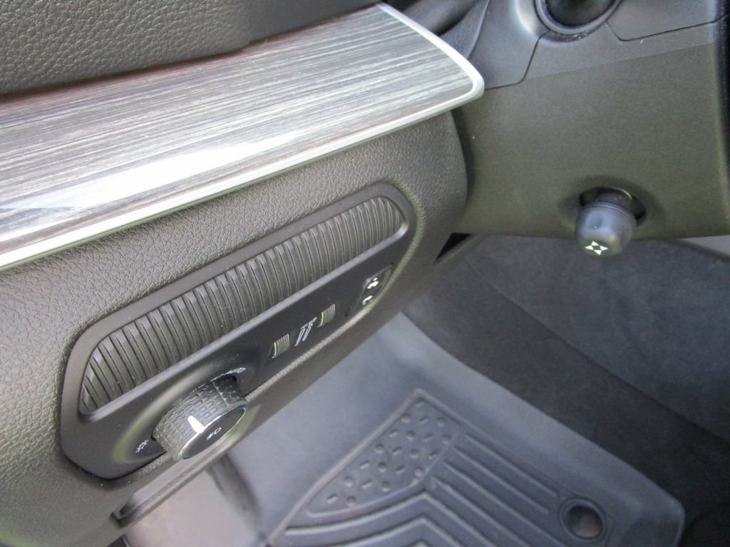 Used 2022 Jeep Wagoneer Series III AWD/4WD image 26