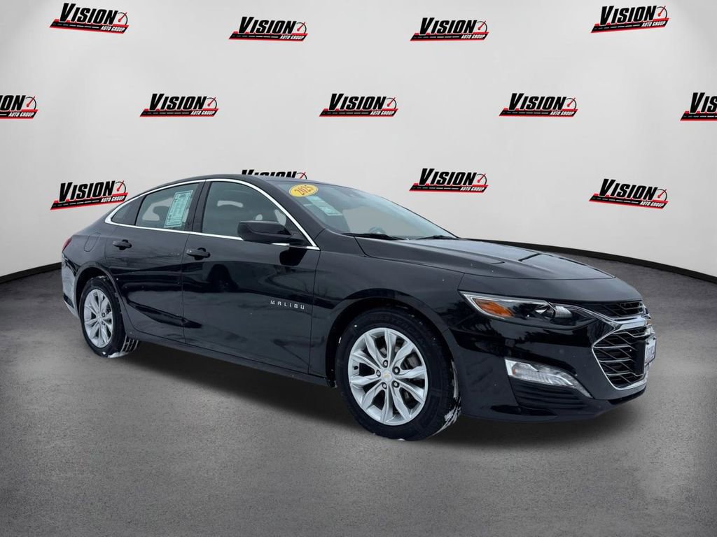 Used 2025 Chevrolet Malibu LT image 3