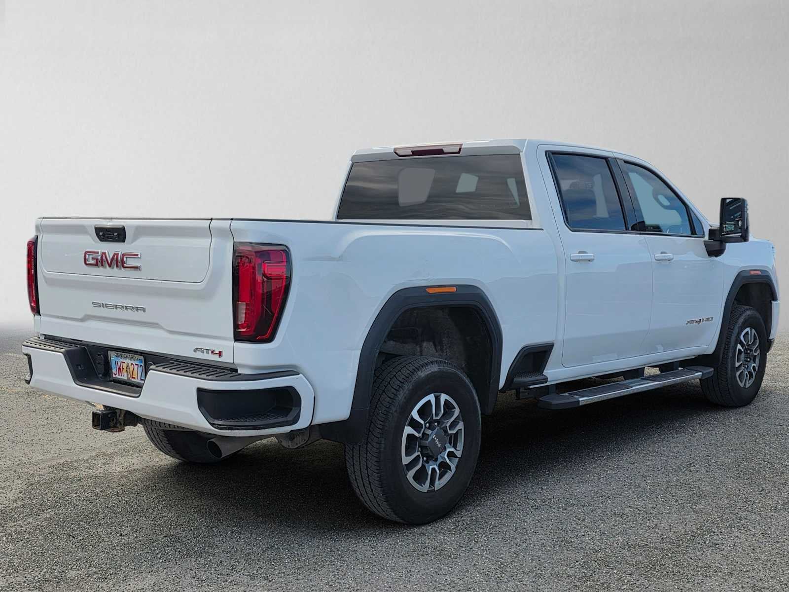 Used 2023 GMC Sierra 2500 AT4 w/ Snow Plow Prep/Camper Package AWD/4WD image 3