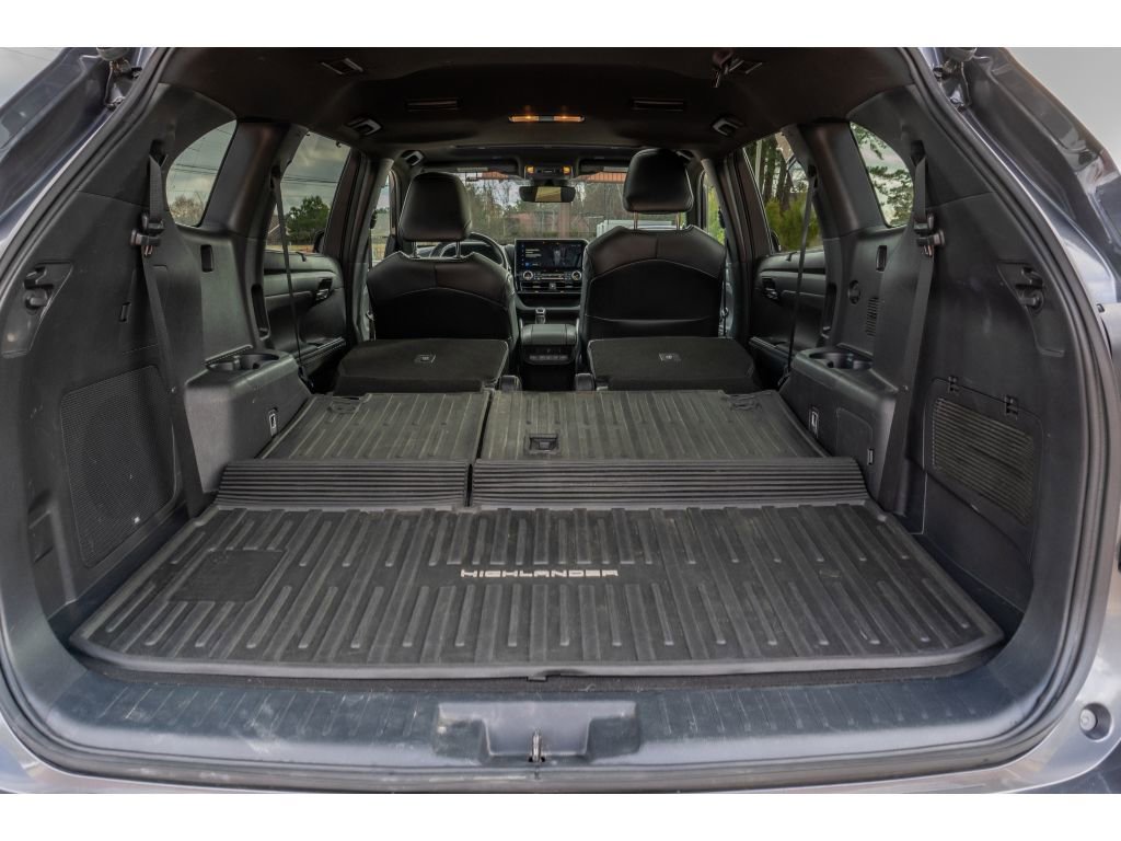 Used 2023 Toyota Highlander XSE image 18