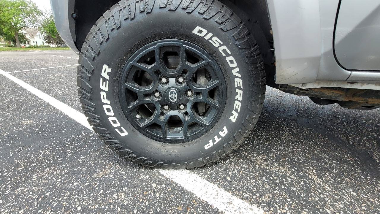 Used 2020 Toyota Tacoma SR5 AWD/4WD image 10