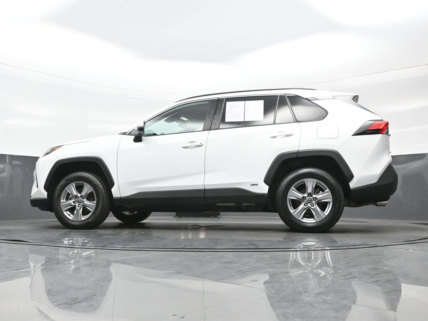 Used 2022 Toyota RAV4 XLE AWD/4WD image 29