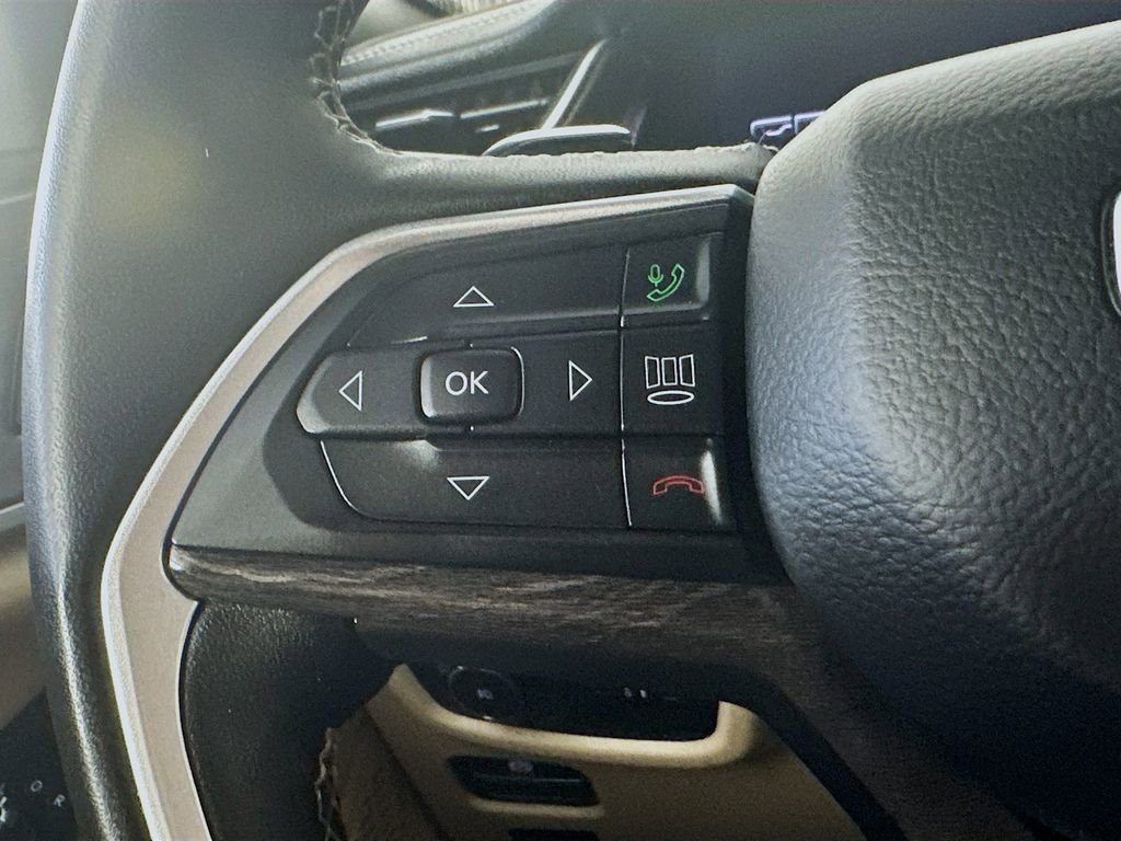 Used 2023 Jeep Grand Cherokee Limited AWD/4WD image 25