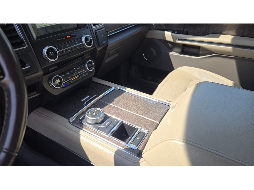 Used 2018 Ford Expedition Limited RWD image 32