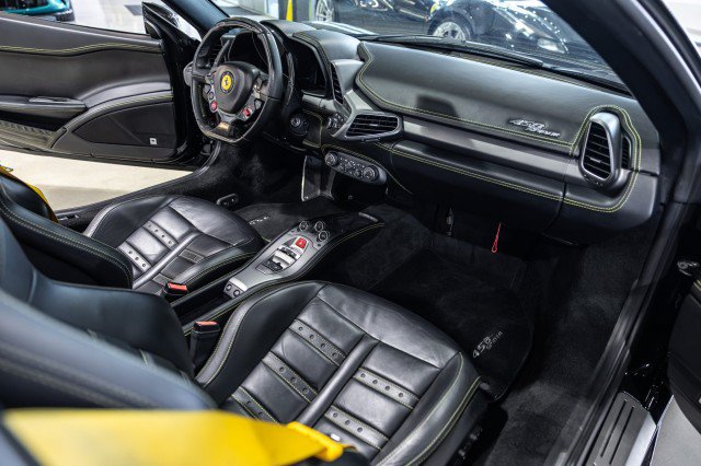 Used 2014 Ferrari 458 Spider RWD image 32