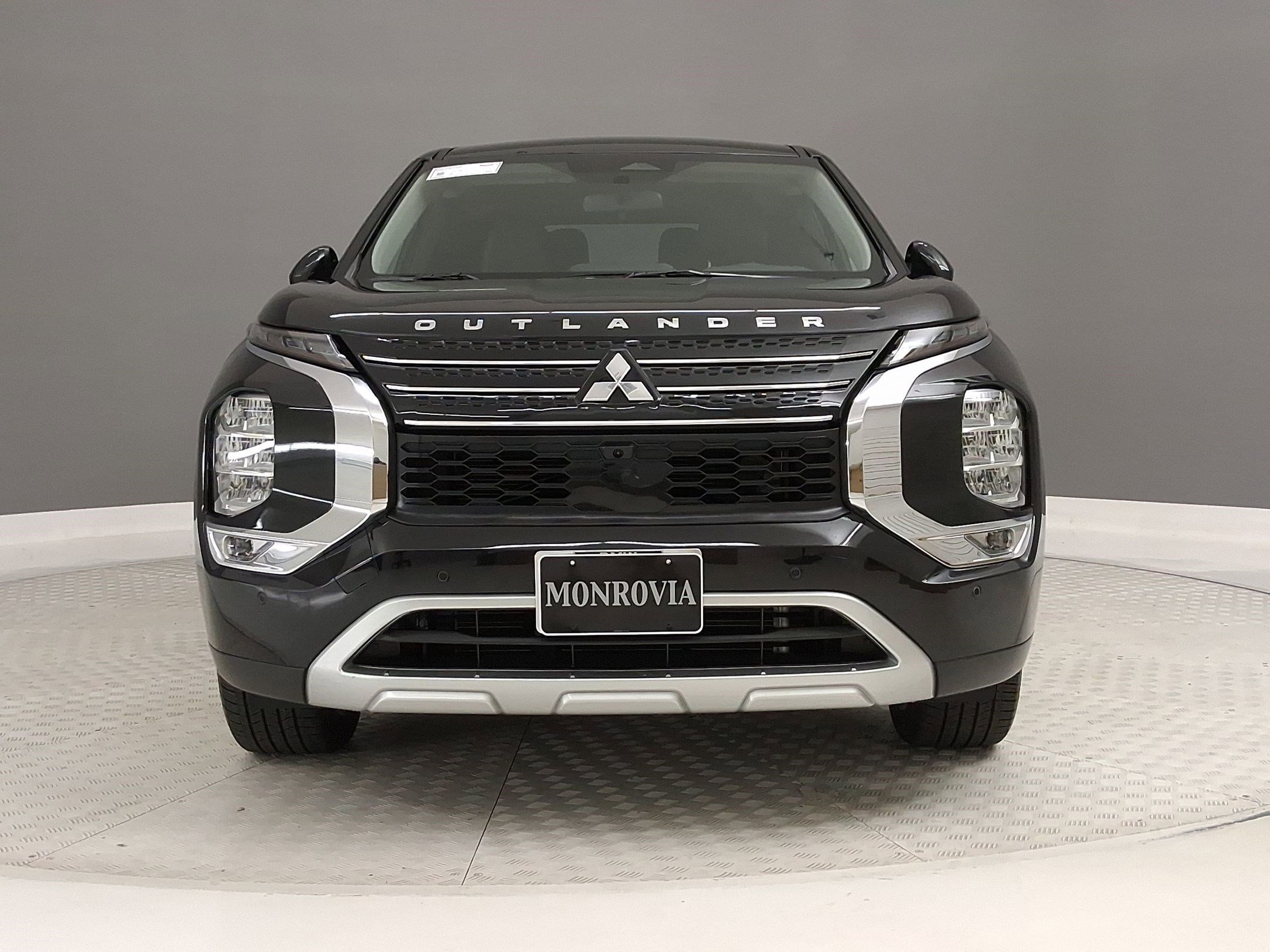 Used 2024 Mitsubishi Outlander SE image 4