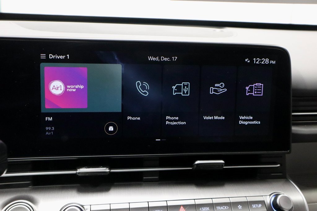 Certified 2024 Hyundai Kona SE image 3