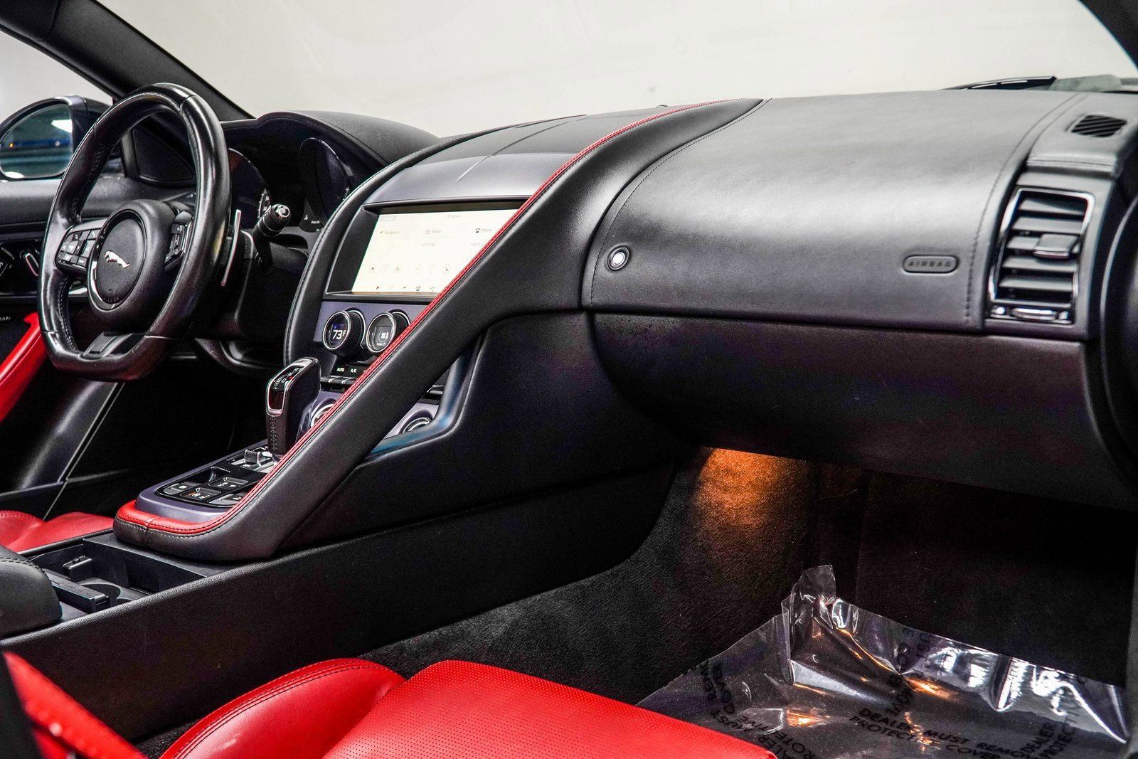 Used 2019 Jaguar F-TYPE Convertible image 18